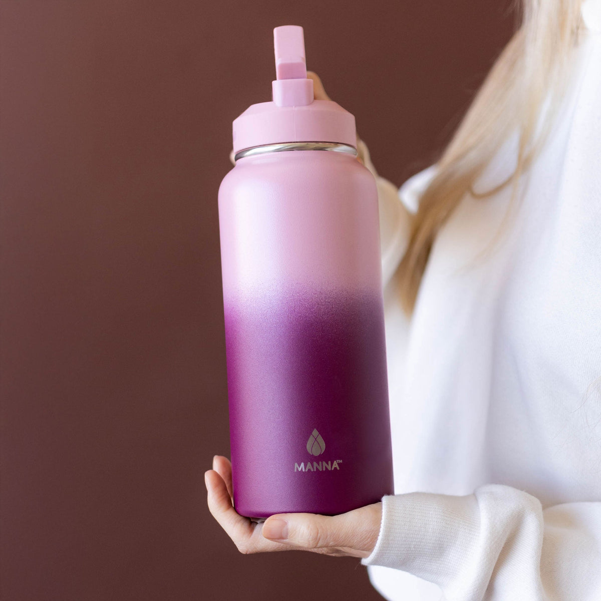 32-oz-powel-bottle-v0 32_Manna_Website_Lifestyles-2.jpg